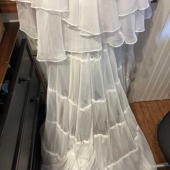 (4/311) ❤️ BNWT MAC DUGGAL
High Low Tiered Gown with Built In Bodysuit #55320 - Picture 5 of 11